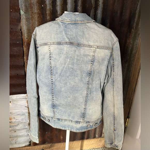 LuLaRoe Light Wash Denim Jacket size Large - Picture 4 of 6
